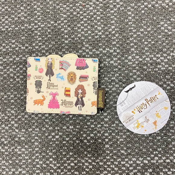 Loungefly Harry Potter Card Holder - Picture 2 of 2
